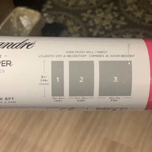 SCALAMADRE’ NUWALLPAPER, LEAPING CHEETAH. BUBBLEGUM PINK 5 ROLLS - Picture 3 of 15